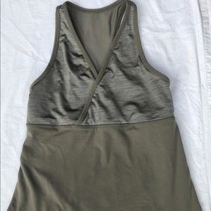 Lululemon woman’s athletic top